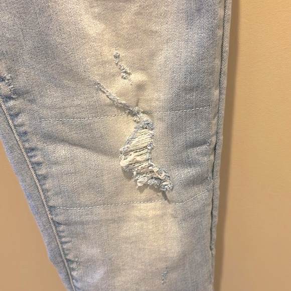 GAP - Women’s 1969 Distressed Boyfriend Jeans - Picture 4 of 10